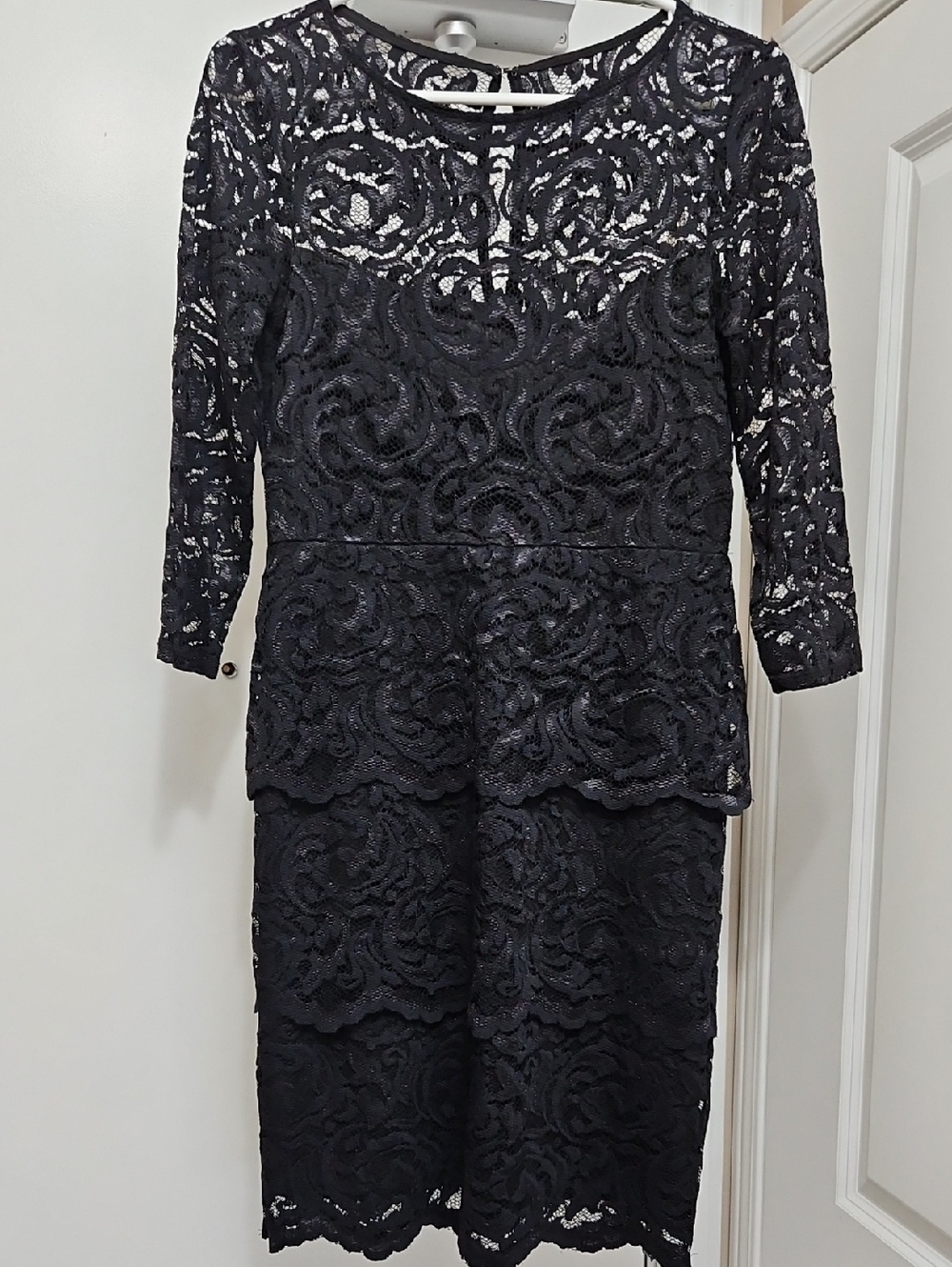 Laura Petites Women's Black Lace Sheath Dress with Three-Quarter Sleeves
